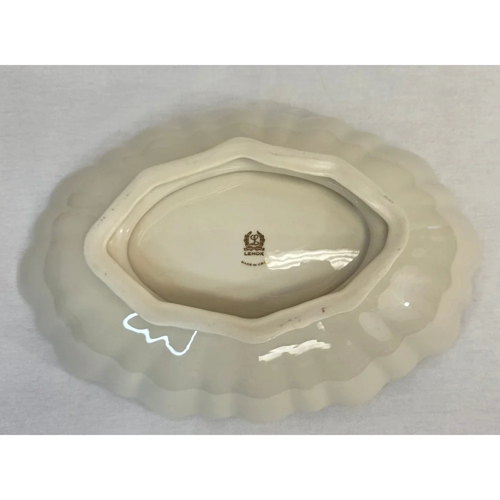 Lenox Ivory Porcelain Scalloped Shell Footed Bowl 24k Gold Trim Made in USA